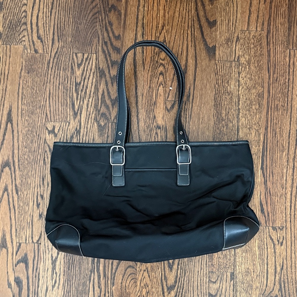 Elegant Black Tote Bag with Leather Accents